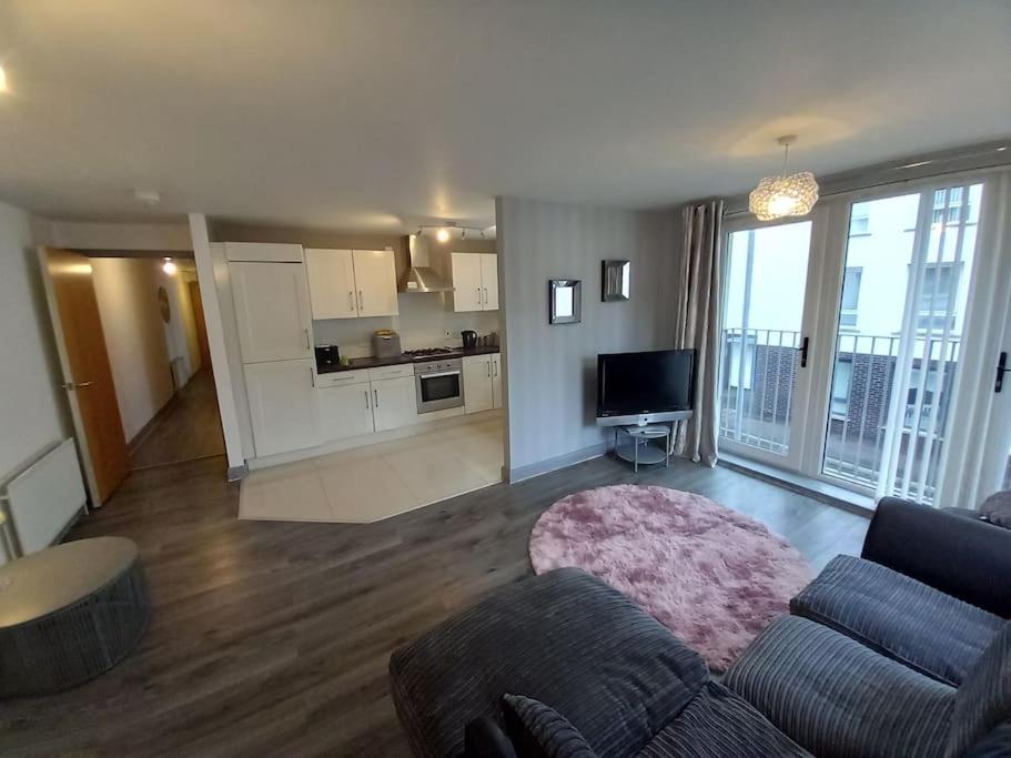 Modern 2-Bedroom City Apartment With Free Parking Belfast Exteriér fotografie
