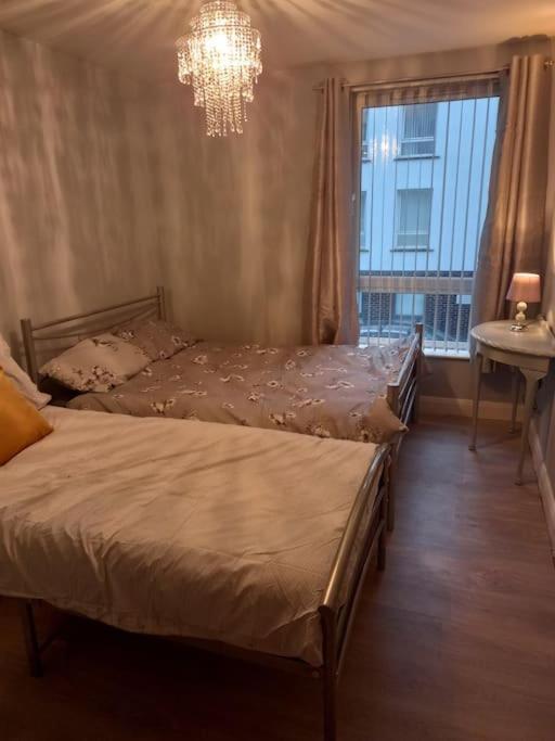 Modern 2-Bedroom City Apartment With Free Parking Belfast Exteriér fotografie