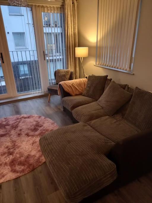 Modern 2-Bedroom City Apartment With Free Parking Belfast Exteriér fotografie