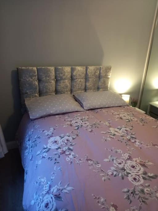 Modern 2-Bedroom City Apartment With Free Parking Belfast Exteriér fotografie
